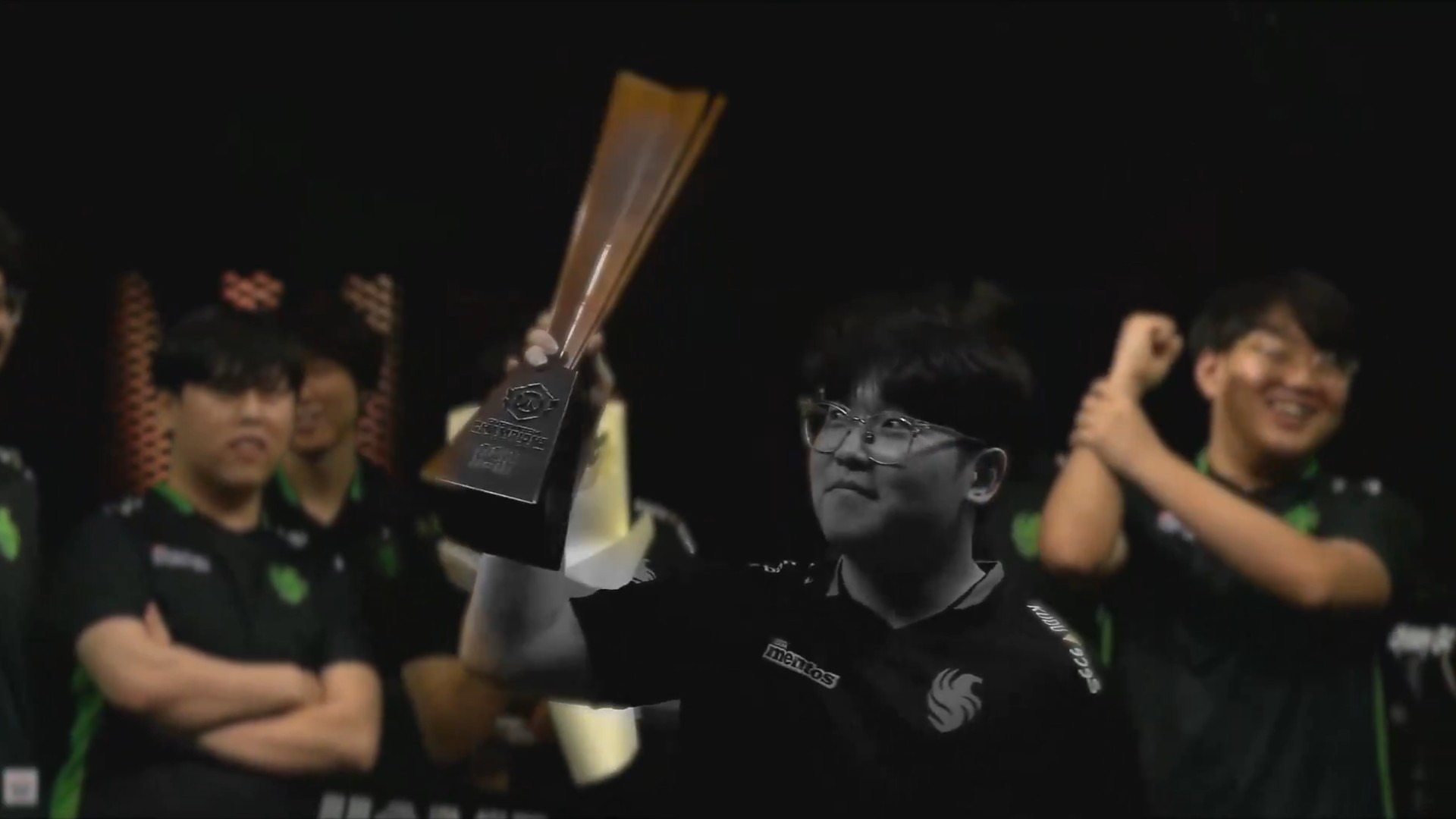 【速報】ProperのTEAM FALCONS脱退が発表