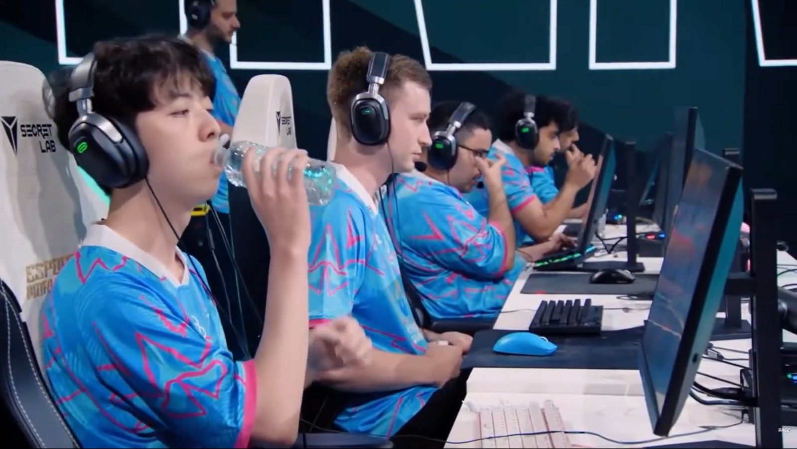 【OW】FiNNとSimple見てるとフレサポはEMEAに放り込めば育つ説ある？