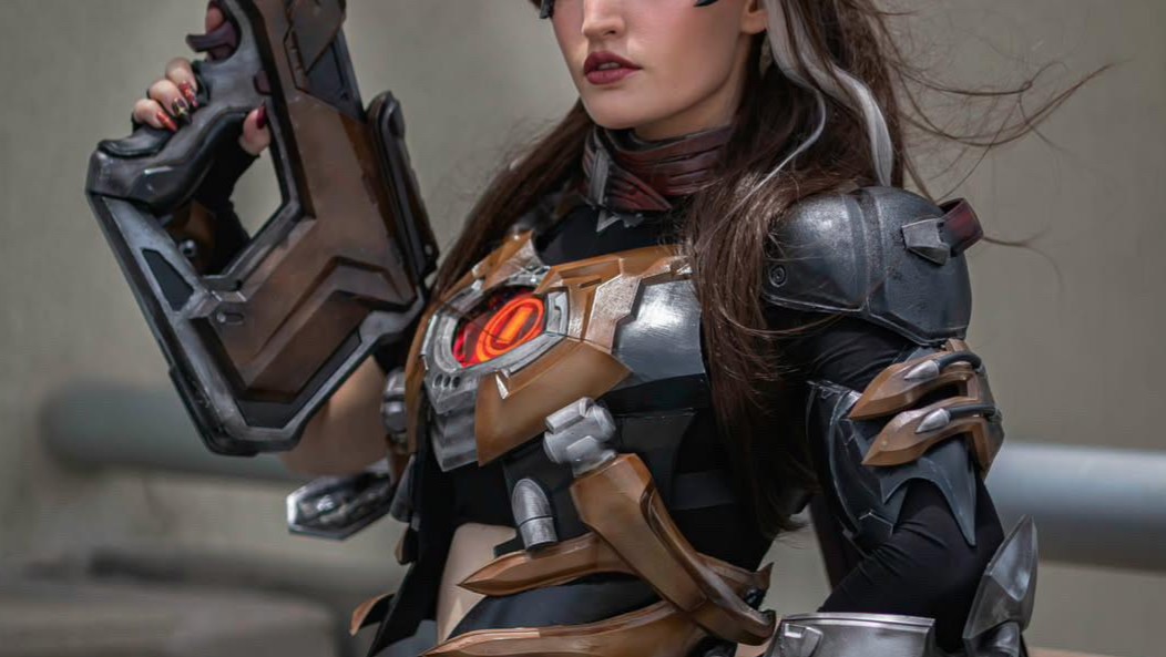 【OW】女体化エムレのコスプレ、本家よりかっこいいレベルで完成度高すぎる